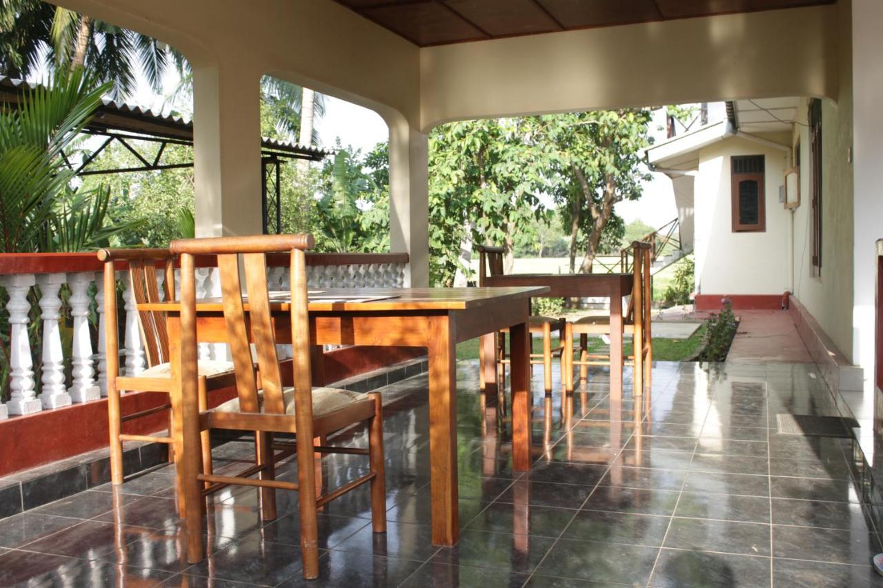 Sunshine Tourist Rest Otel Anuradhapura Dış mekan fotoğraf